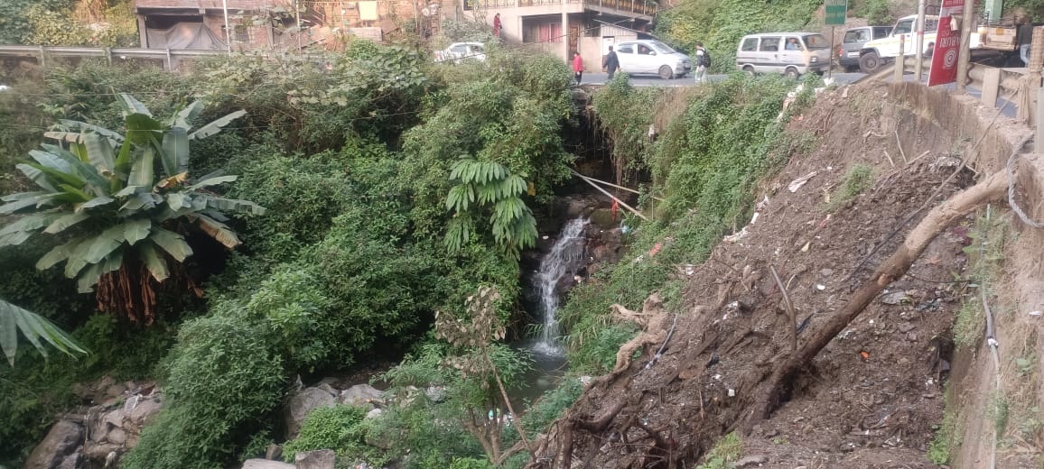 Read more about the article हुसेल खोलामा पूजा विसर्जन गर्न बाधा भएपछि धार्मिक आस्थामा घात भएको मानिसहरूको अनुभव