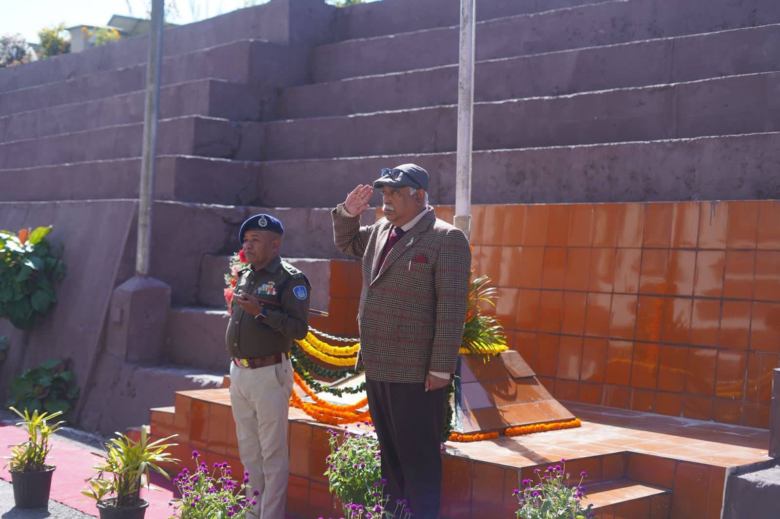 प्रमुख न्यायाधीशद्वारा कर्मचारी क्वार्टरहरूको आधारशिला सम्पन्न