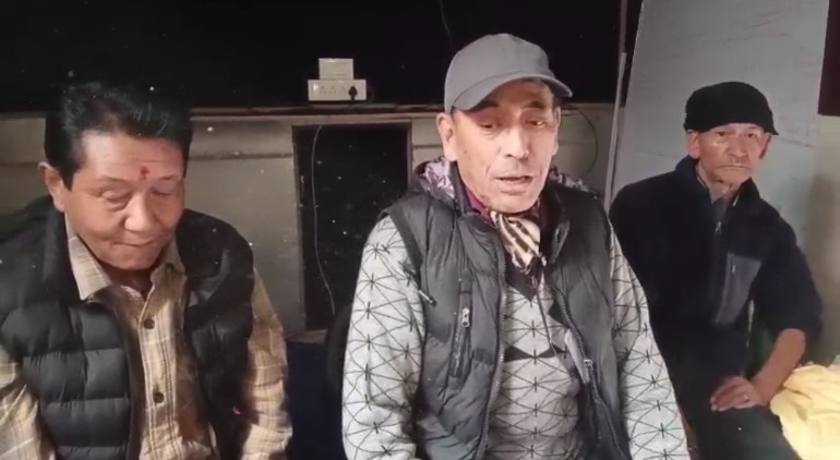 Read more about the article महाकाल मन्दिर कमिटीद्वार रोगीहरुलाई खाना वितरण