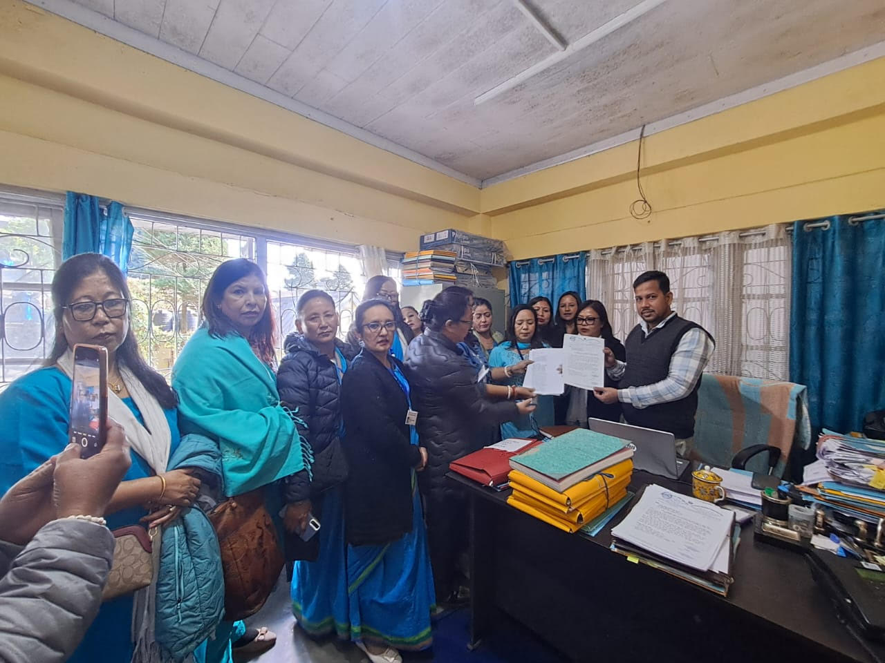 Read more about the article फोन किन्न दिएको १० हजारमा सङ्गठनको आपत्ति