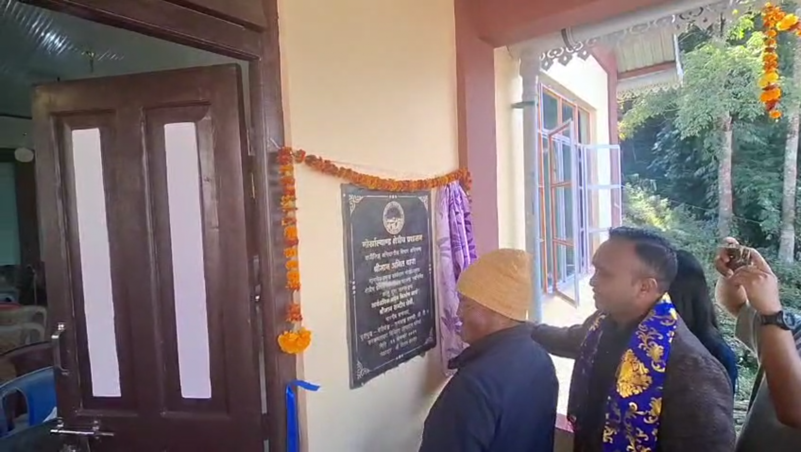 Read more about the article तामसाङ कालु धुरामा सार्वजनिक भवनको उद्घाटन