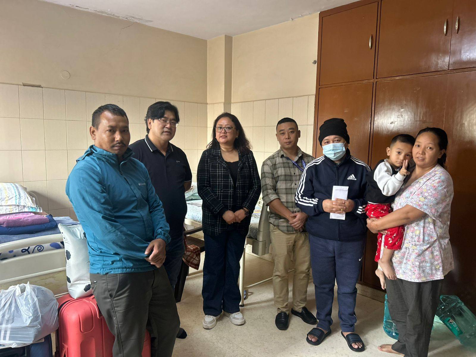 Tenzing Lamtha met with patients at the DKK bhawan