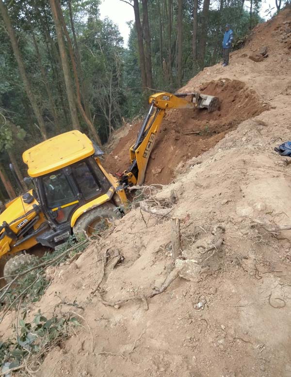 आनन्द गाउँमा बाटो पुगेकोमा अनित थापालाई धन्यवाद