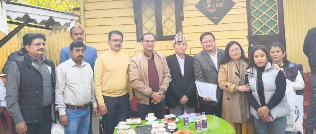 एनएफ रेलवेको मुख्य प्रबन्धकलाई ज्ञापन