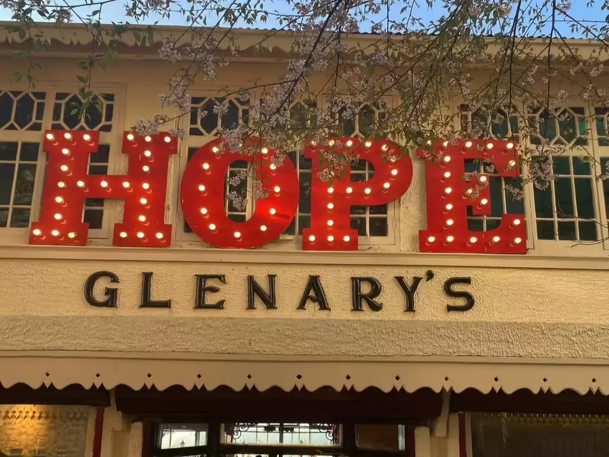 कर नियम उल्लङ्घनको आरोपमा ग्लेनारिजको पब र रेष्टुरेन्ट बन्द