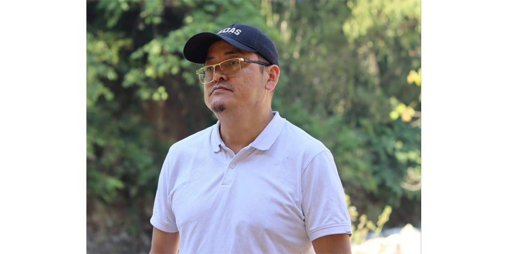 victims of the family due to political reasons are very sad