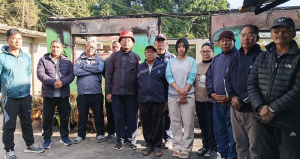 अप्पर पचेङ ग्राम कल्याण समूहद्वारा अग्नि पीड़ित परिवारलाई सहयोग