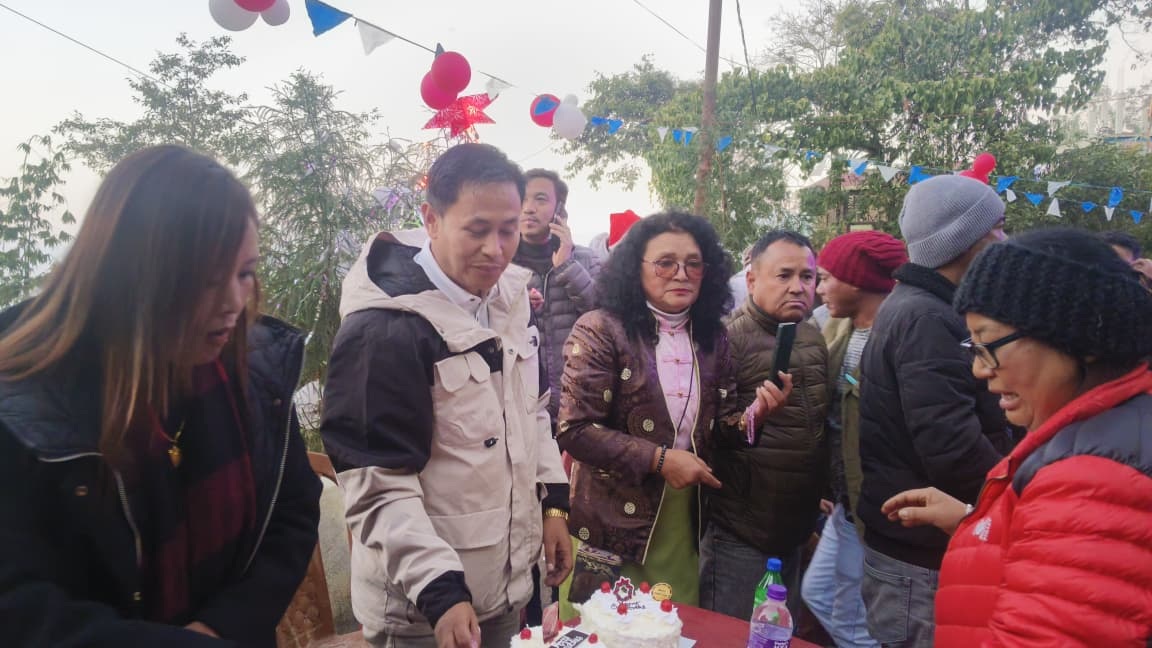 टेकवीर बस्तीमा प्रि-क्रिशमस पालन