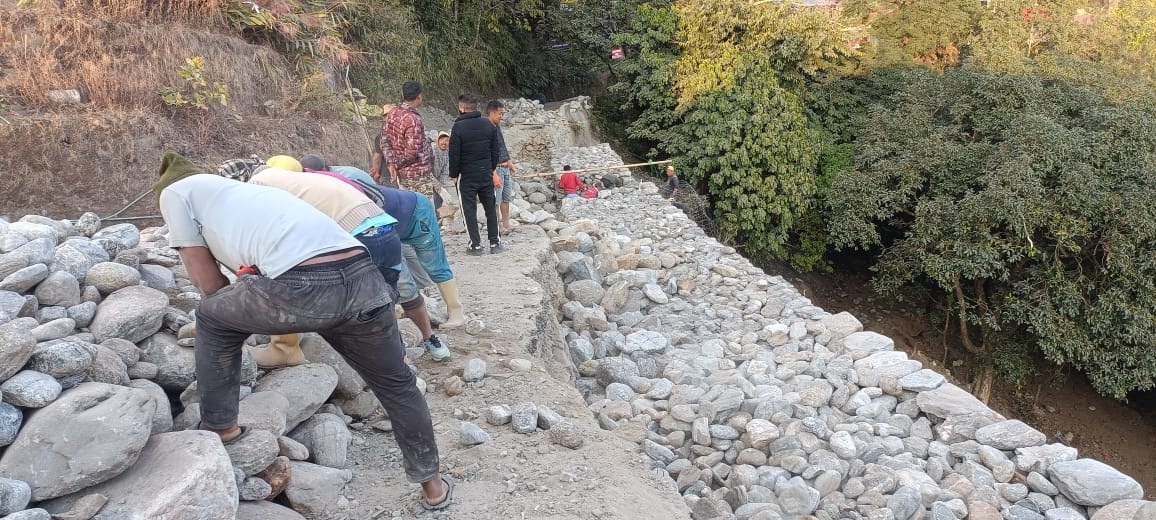 रोहिणी रोड चाँड़ै खोलिने