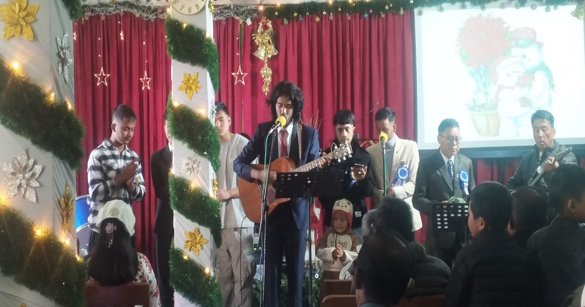 तक्लिंग-पेशोक विभिन्न गिर्जा घरहरुमा बडा दिन पालन 