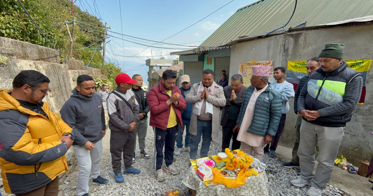 Read more about the article मुर्दाहट्टीसम्मको सडकको मर्मत कार्यको शिलान्यास 