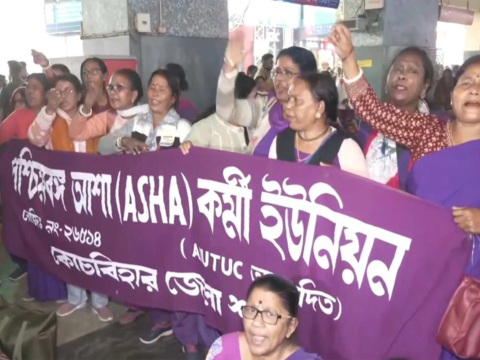 Read more about the article ब्यारिकेड तोड्ने आशा कार्यकर्ताहरू पुलीस नियन्त्रणमा