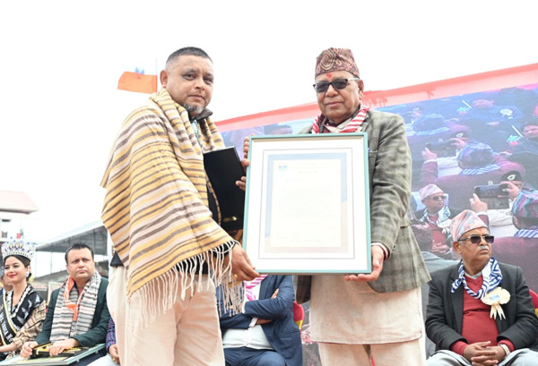 Read more about the article पत्रकार किरण छेत्रीलाई खस गौरव सम्मान प्रदान