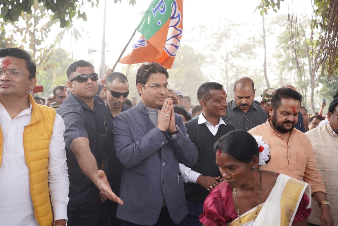 Read more about the article विशाल “परिवर्तन र्‍याली”मा सांसद राजु बिष्टको सम्बोधन