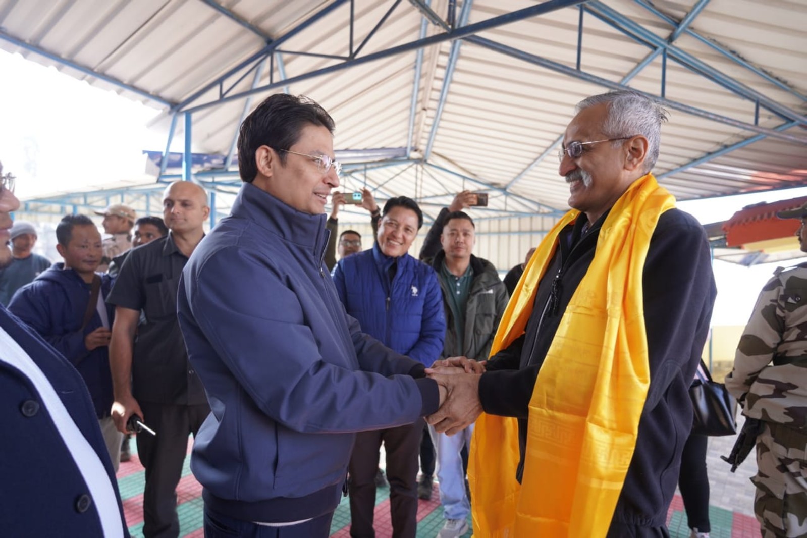 Read more about the article इन्टरलक्युटर-लाई राजनितिसित नजोडौ,स्थायी समाधानको निम्ति आएका हुन् : राजु विष्ट