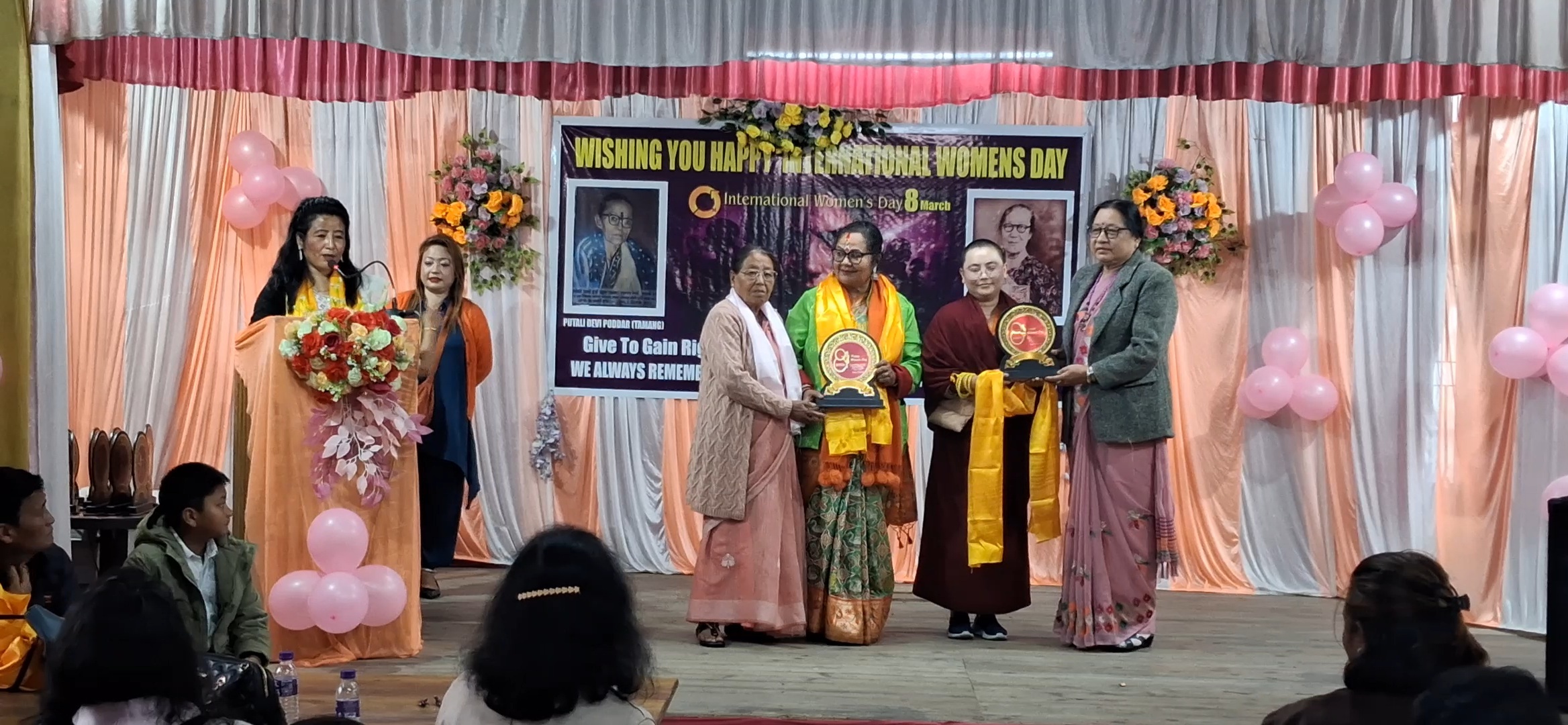Read more about the article नारी दिवसको अवसरमा शान्ता छेत्रीलाई जनाइयो सम्मान