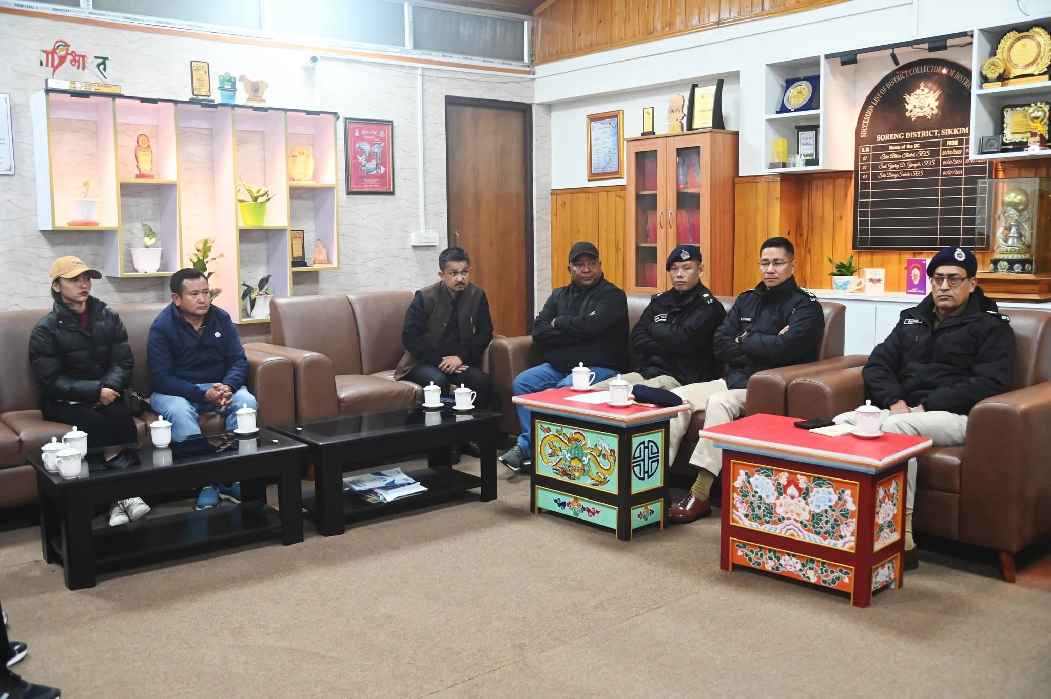 Read more about the article आगामी नगर निर्वाचन २०२६ को लागि सबै राजनीतिक दलसँग बैठक 
