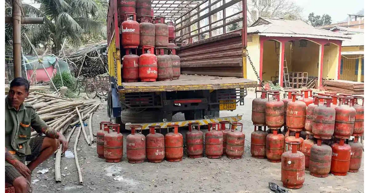 Read more about the article LPG कालाबाजारी पर देशव्यापी एक्शन: 3700 छापे, सप्लाई बनाए रखने के लिए सरकार हाई अलर्ट पर