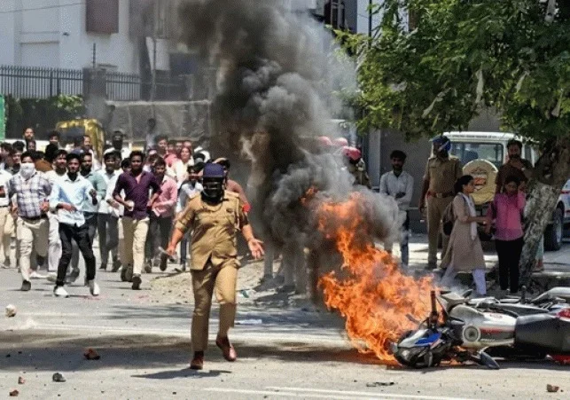 Noida workers protest