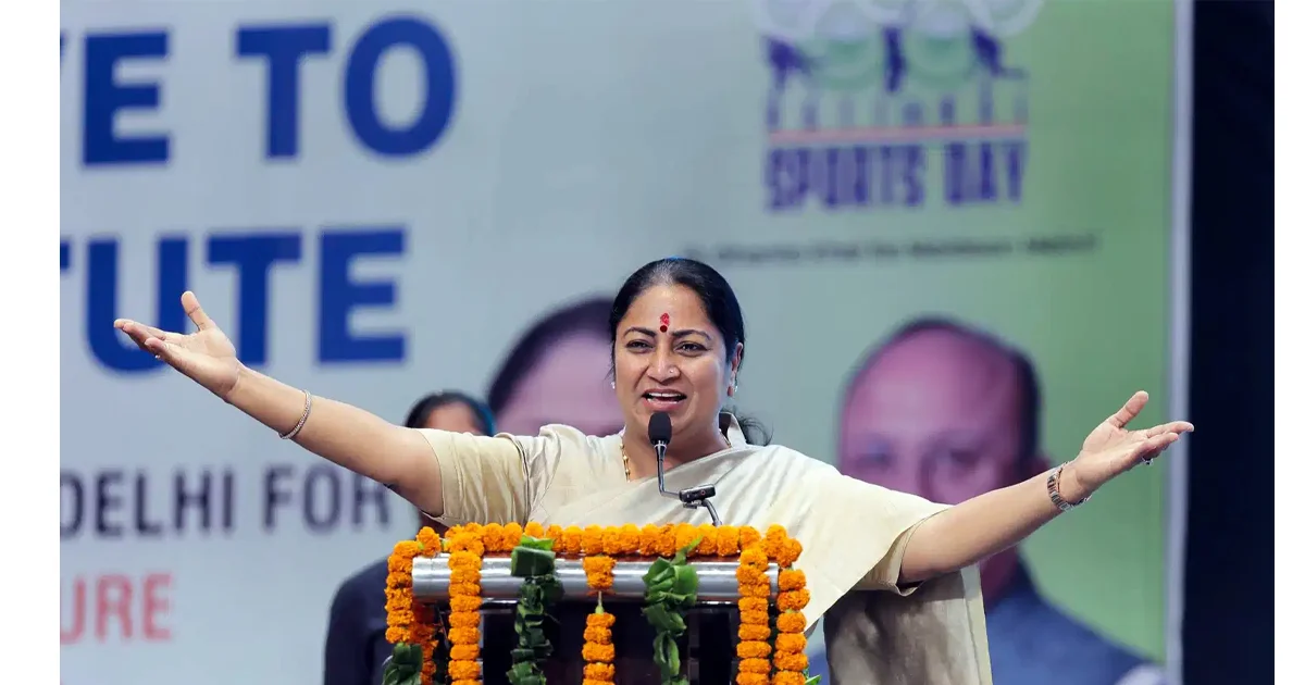 Read more about the article रेखा गुप्ताले महिला विधेयक पारित नहुँदा पाखुरामा बाँधिन् कालो पट्टी