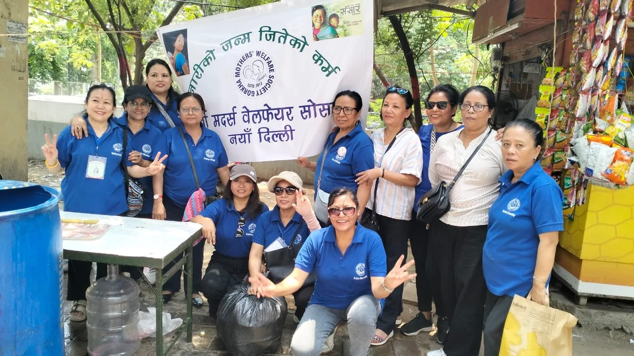 Read more about the article दिल्ली गोर्खा मदर्स वेलफेयर सोसाइटीले उखरमाउलो गर्मीमा बाँट्यो चिसो पानी