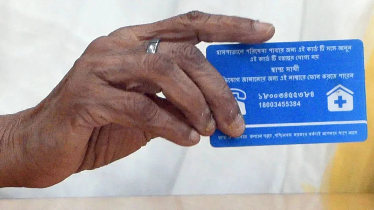 Read more about the article बंगालमा सरकार फेरिँदा स्वास्थ्य साथी कार्डलाई लिएर अन्योलता