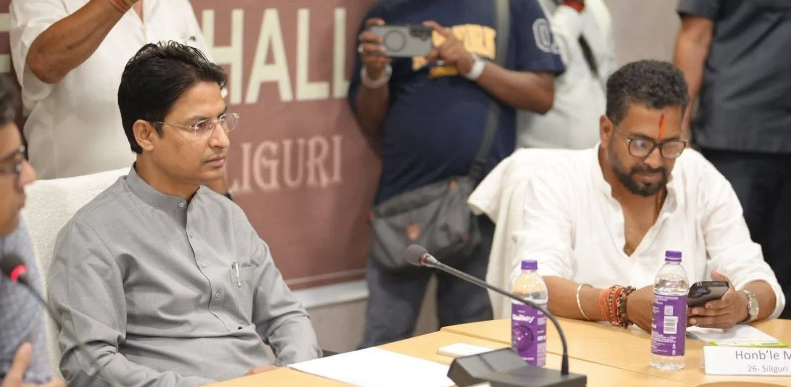 Read more about the article दार्जिलिङ विकास र जनसमस्याबारे सांसद राजु बिष्टको उच्चस्तरीय समीक्षा बैठक