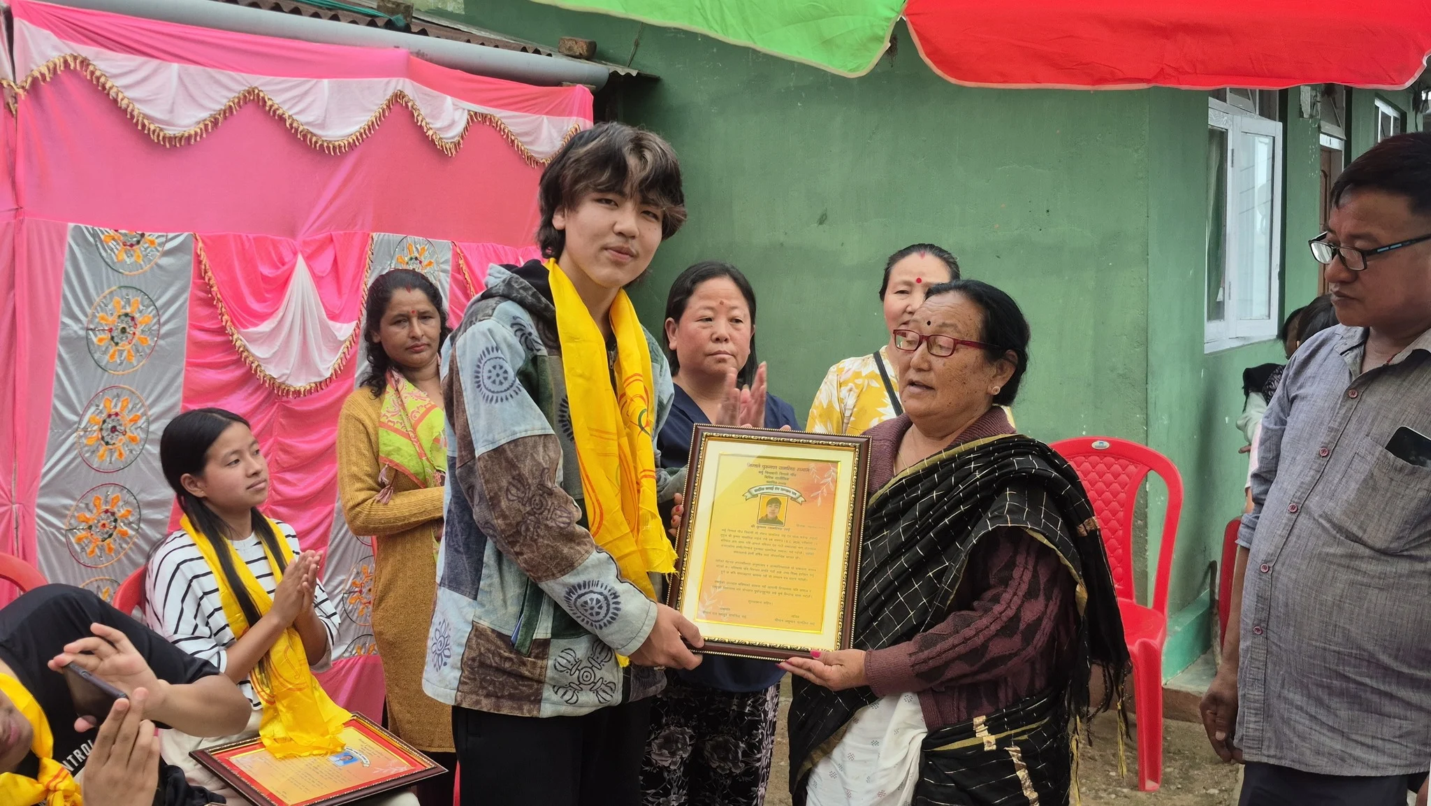 Read more about the article निगाले पुरुमछा चामलिङ समाजद्वारा उत्कृष्ट विद्यार्थी सम्मानित