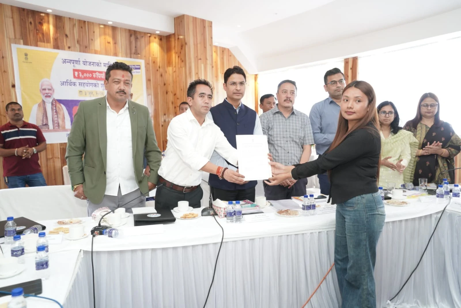 अन्नपूर्ण योजना” को उद्घाटन समारोहमा सांसद राजु बिष्ट उपस्थित