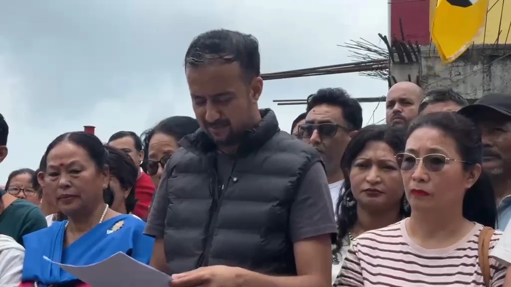 पार्किङ र पानी समस्या समाधानार्थ गोजमुमोद्वारा प्रशासनलाई ज्ञापनपत्र