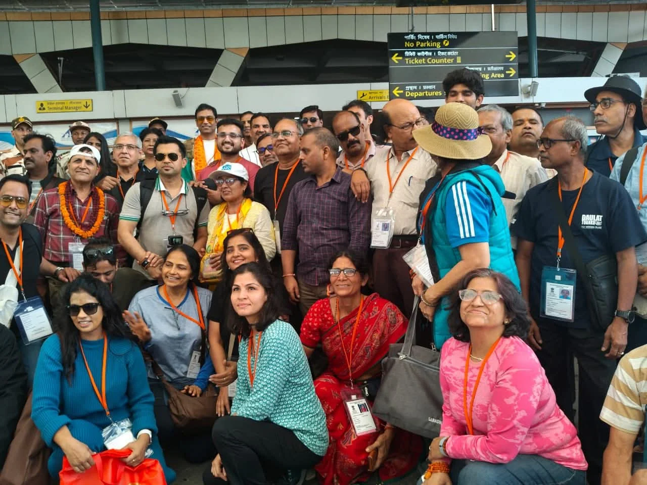 कैलाश मानसरोवर यात्राको लागि तीर्थयात्रीको पहिलो समूह बागडोगरामा