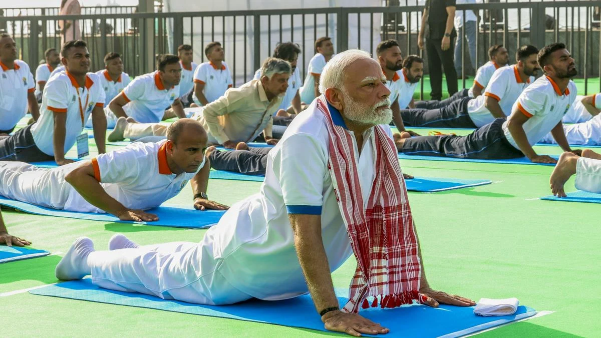 ‘४० को उमेरमा २० भन्दा बढी फिट बन्नुहोस्’, योग दिवसमा पीएम मोदीको विशेष सन्देश, कोलकाताबाट दुनियाँलाई देखाए बाटो