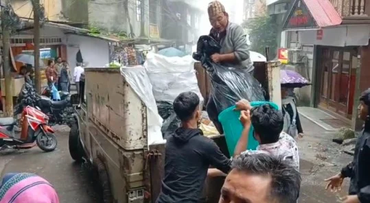 1 जुलाईदेखि बाटोमा थुक्ने र फोहोर फ्याक्ने लाई जरिवाना   