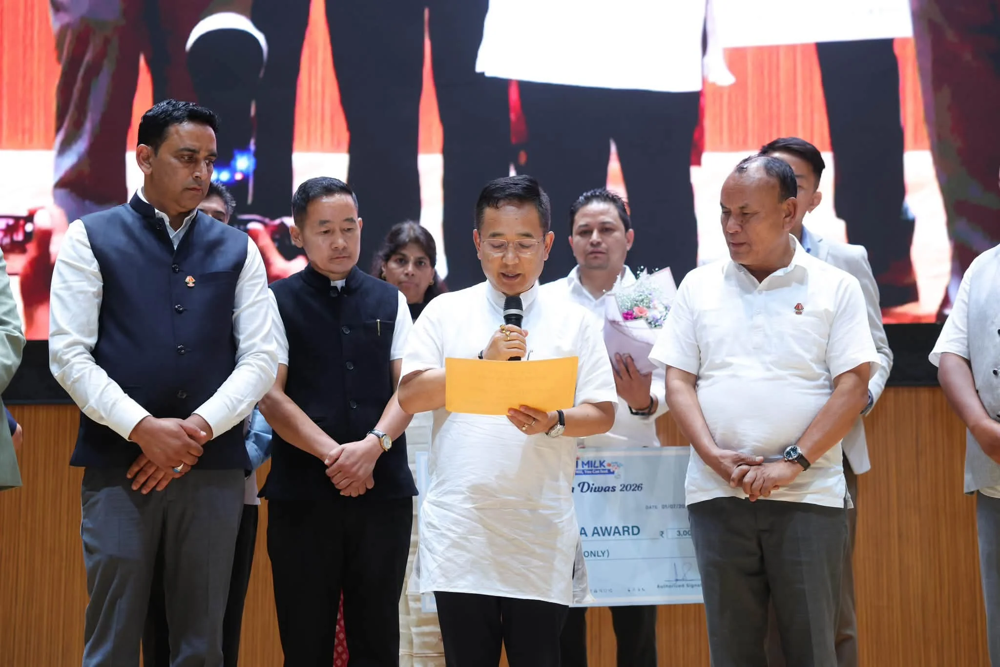 मुख्यमन्त्री प्रेमसिंह तामाङ गोलेद्वारा ग्वाला दिवसको शुभकामना व्यक्त