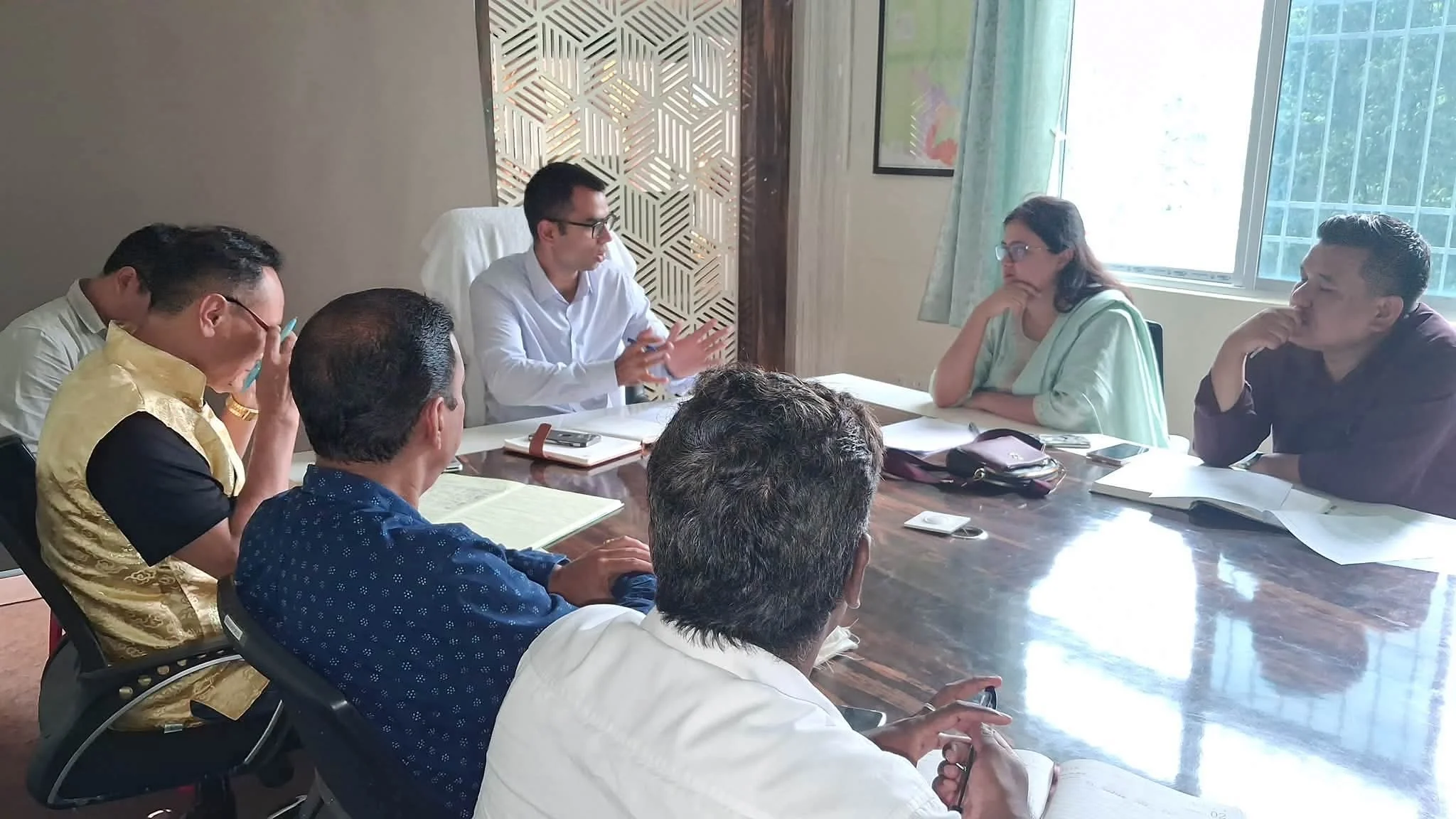 आदित्य प्रभा ग्राम परियोजना बारे सरोकारवालाहरूको मंगनमा बैठक