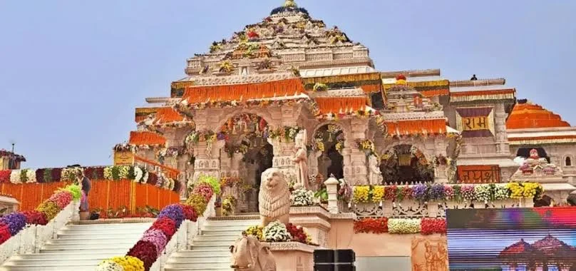 राम मन्दिर भेटी विवाद: सीसीटीभी फुटेजमा लुगाभित्र पैसा लुकाएको दृश्य