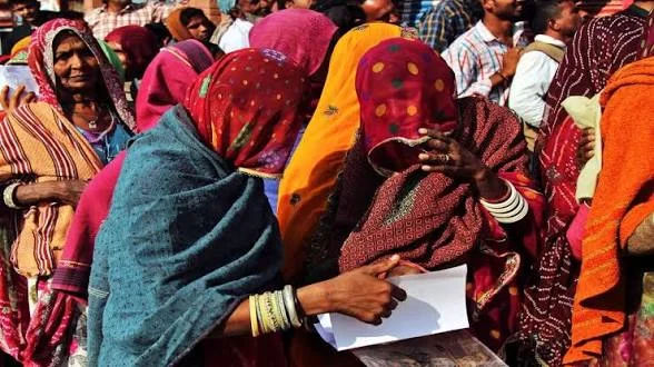 फाँसिदेवाकी महिलाको बैंक खातामा देखियो ७४० करोड रुपैयाँ, बैंक प्रशासनद्वारा अनुसन्धान सुरु