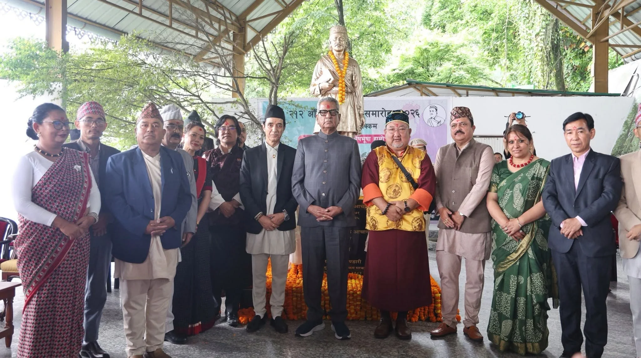 राज्यपाल माथुरद्वारा गान्तोकको २१२ औं भानु जयन्तीमा सहभागिता