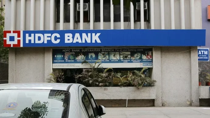 व्यापार बढे पनि HDFC बैंकले कार्यबल किन ३,३०० भन्दा धेरै घटायो ?