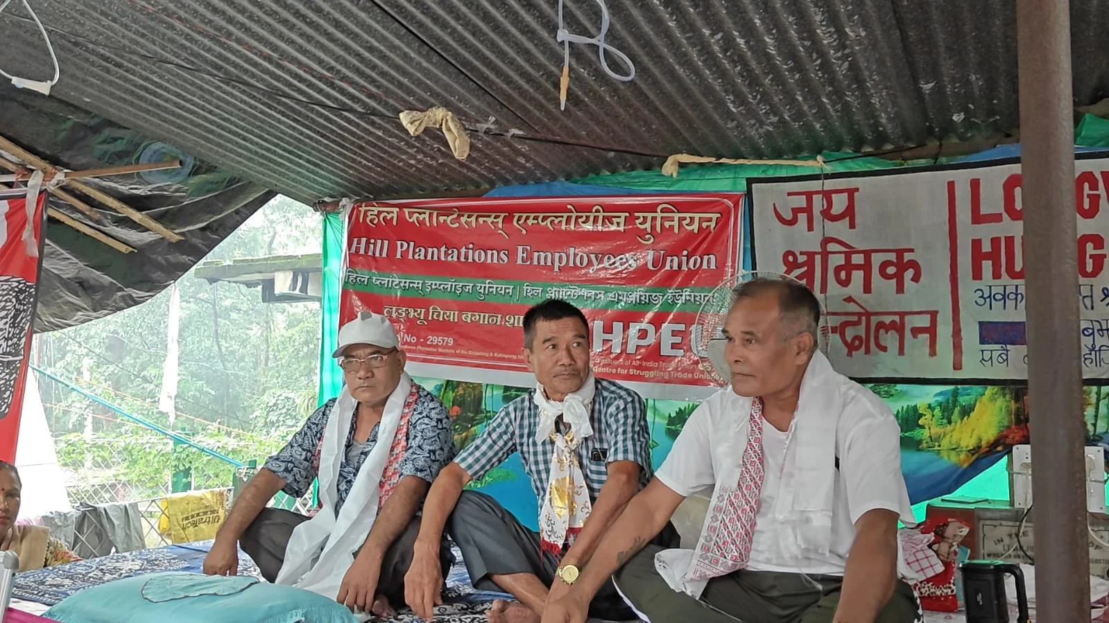 आजदेखि अवकाशप्राप्त श्रमिकहरू भोक हडतालमा,