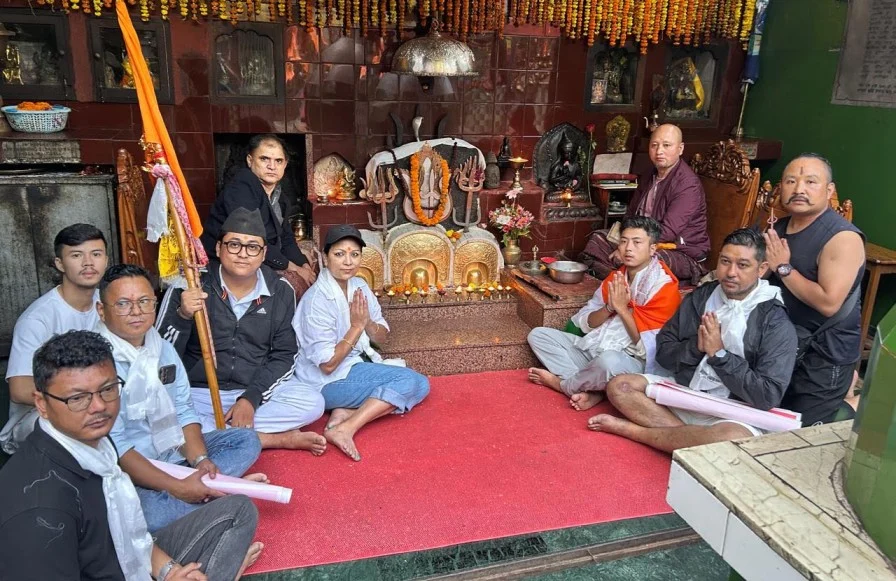 आयुषको सिलगढीदेखी पैदल यात्रा महाकाल मन्दिरमा समापन