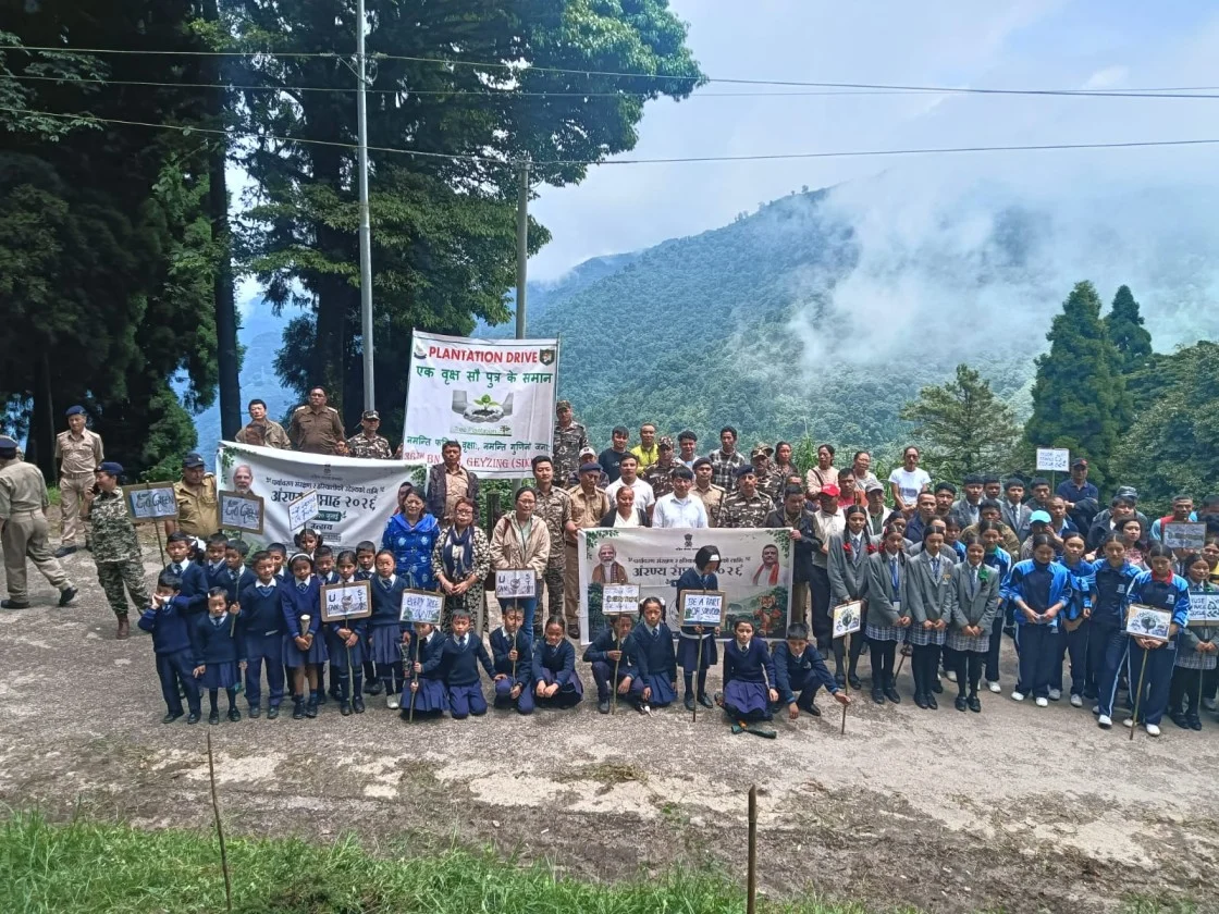 संयुक्त आयोजनामा अरण्य सप्ताह कार्यक्रम मानेभञ्ज्याङमा