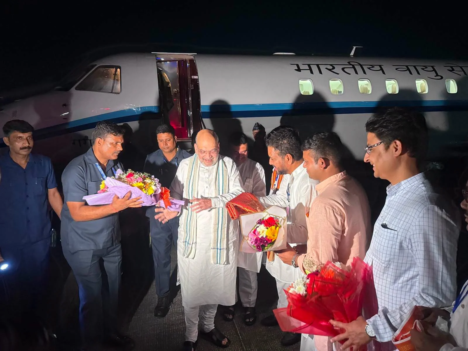 केन्द्रीय गृहमन्त्री शाहलाई मुख्यमन्त्रीको साथमा विष्टद्वारा स्वागत: क्षेत्रको विकास र सुरक्षामा नयाँ ऊर्जा