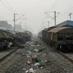 गाजियाबाद–नयाँ दिल्ली रेलखण्डमा मालगाडीका ६ डिब्बा पटरीबाट उत्रिँदा रेल सेवा प्रभावित