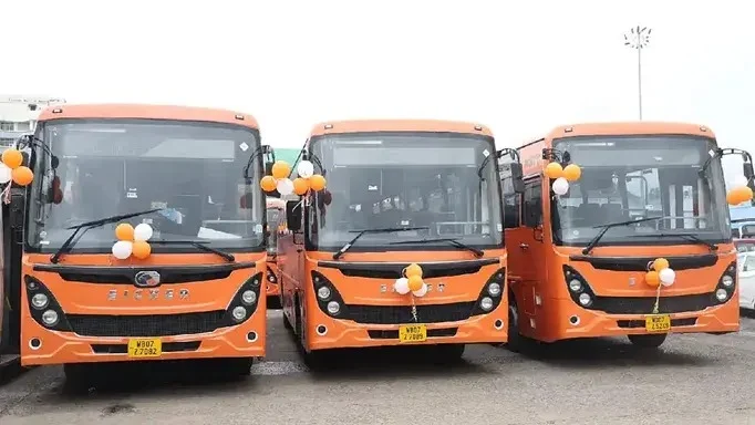 मुख्यमन्त्री शुभेन्दु अधिकारीद्वारा २४ रुटमा ५० नयाँ AC बसको सुरुवात