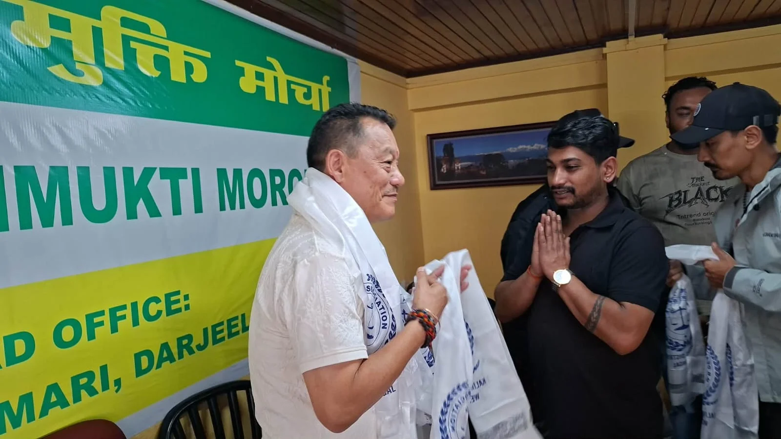 राशन डिलर्स एसोसिएसनको टोलीद्वारा बिमल गुरुङसँग भेटवार्ता