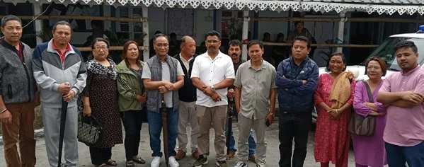खरसाङमा मतदाता नामावली र रासन कार्ड समस्याबारे भागोप्रमोद्वारा महकुमा शासकलाई ज्ञापनपत्र