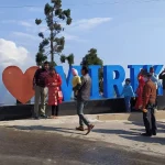 टिङलिङ भ्यु पाेइन्ट पर्यटकहरूकाे केन्द्रविन्दु बन्दै।