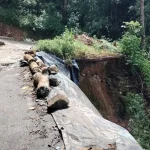 अव्यवस्थित सडकका कारण जोखिमपूर्ण यात्रा गर्न बाध्य मिरिक बस्तीवासी