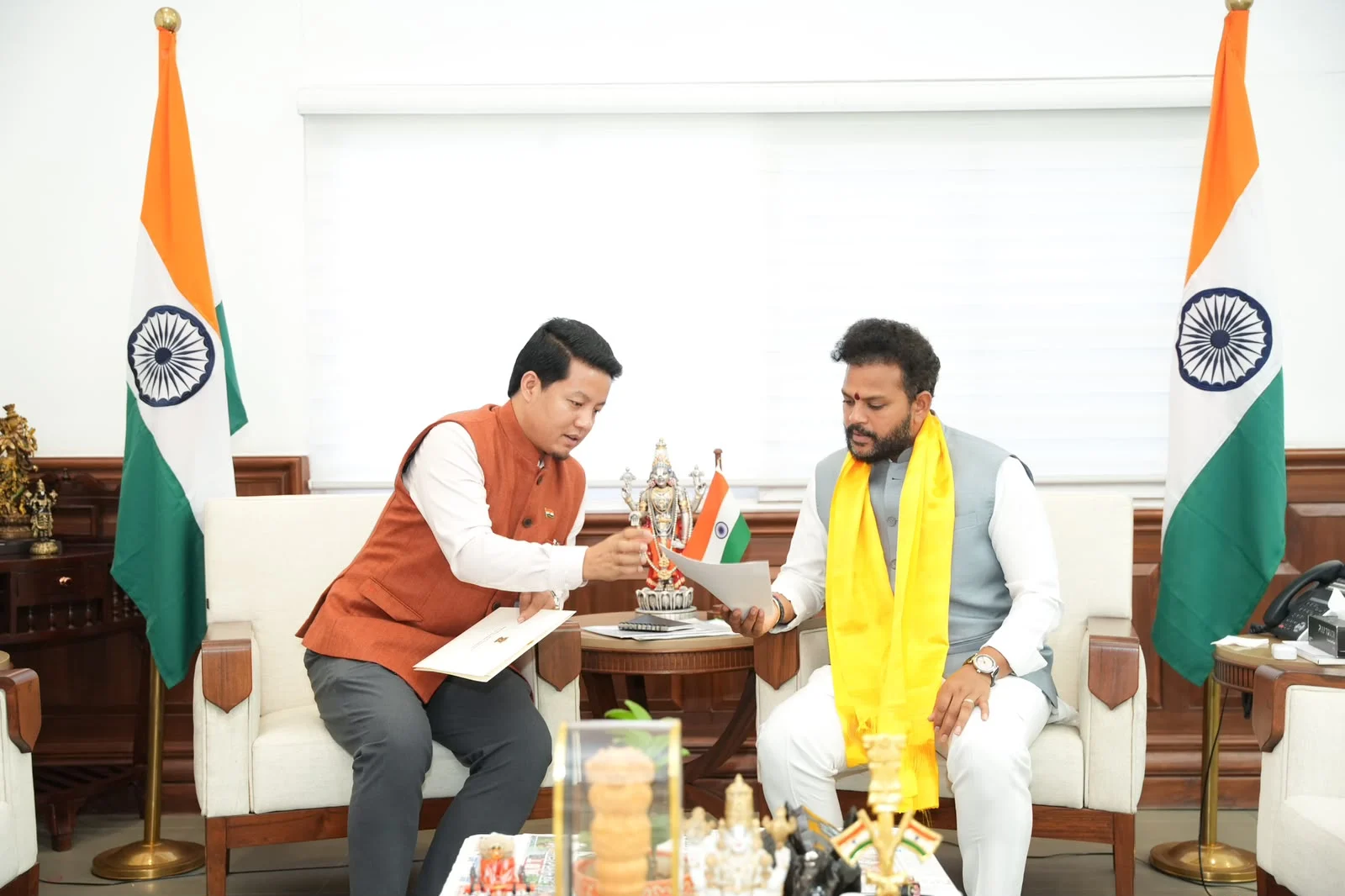 पाकिम विमानस्थलको समस्या समाधानका लागि सांसद सुब्बाद्वारा केन्द्रीय मन्त्रीसमक्ष माग